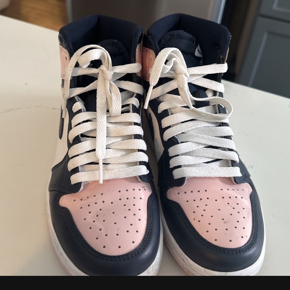 Jordan 1 Bubble Gum - Picture 2 of 4